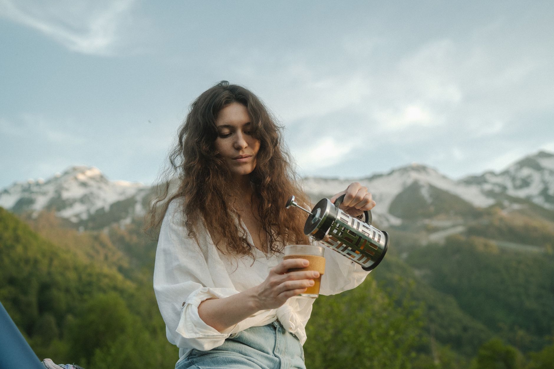 french-press-plunger-slow-press-coffee-bloom