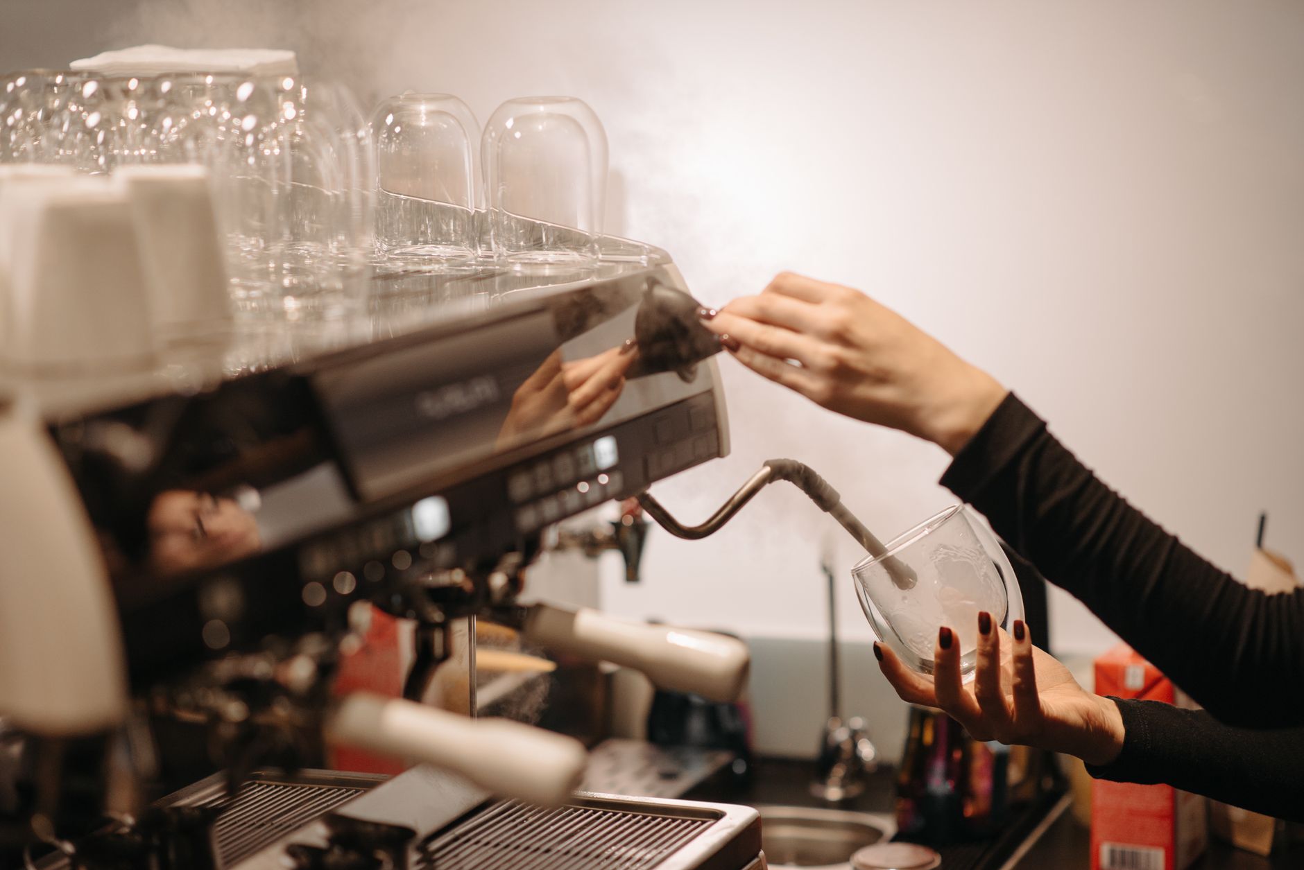De’Longhi Dinamica Plus milk frother latte