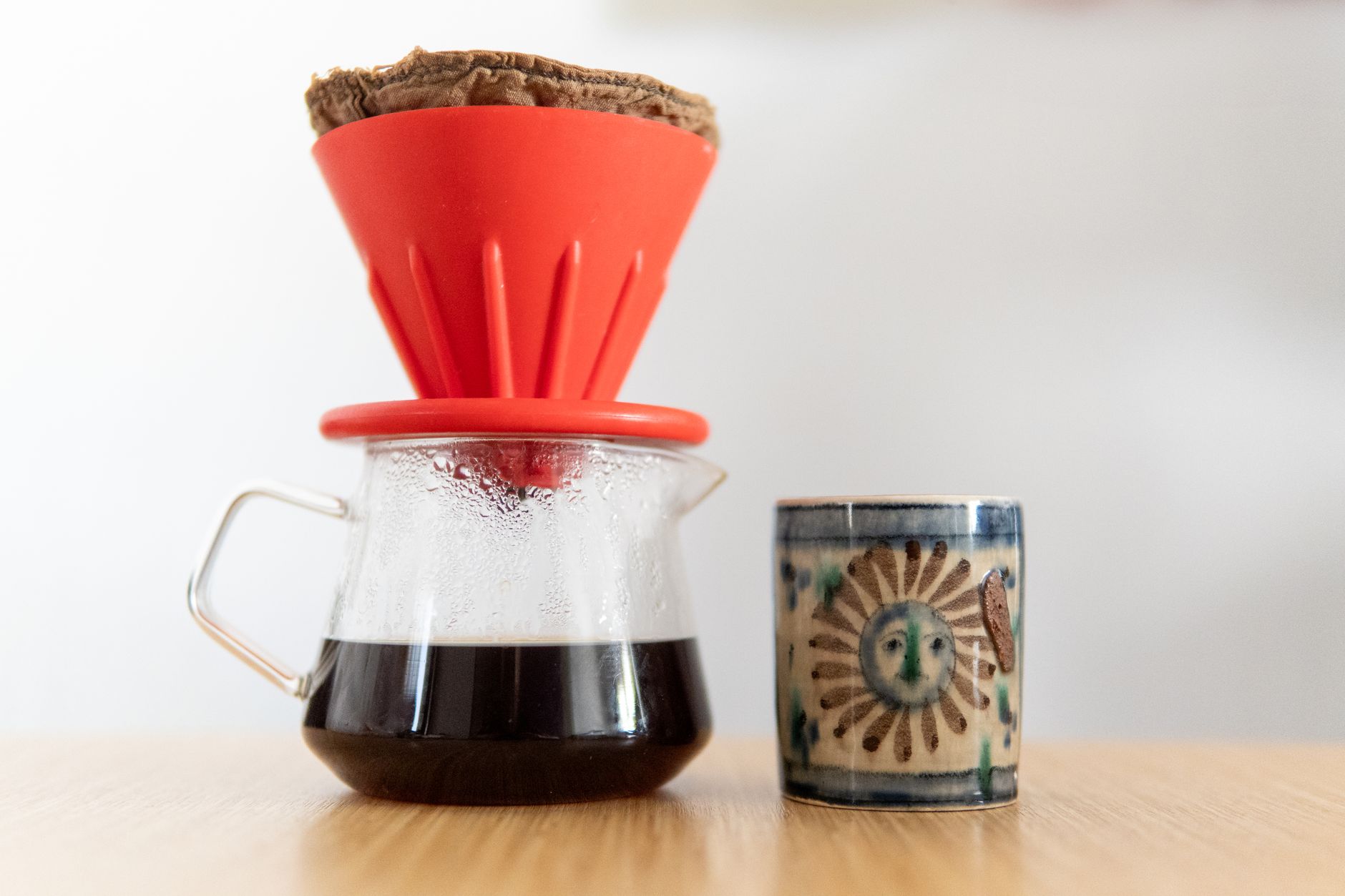 pour over V60 coffee dripper ceramic white extraction