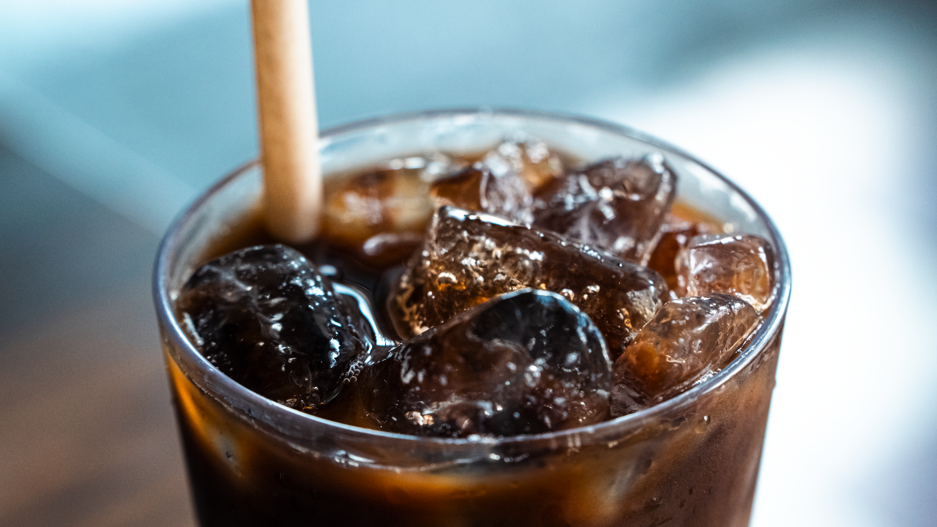 cold brew coffee concentrate mason jar glass pour