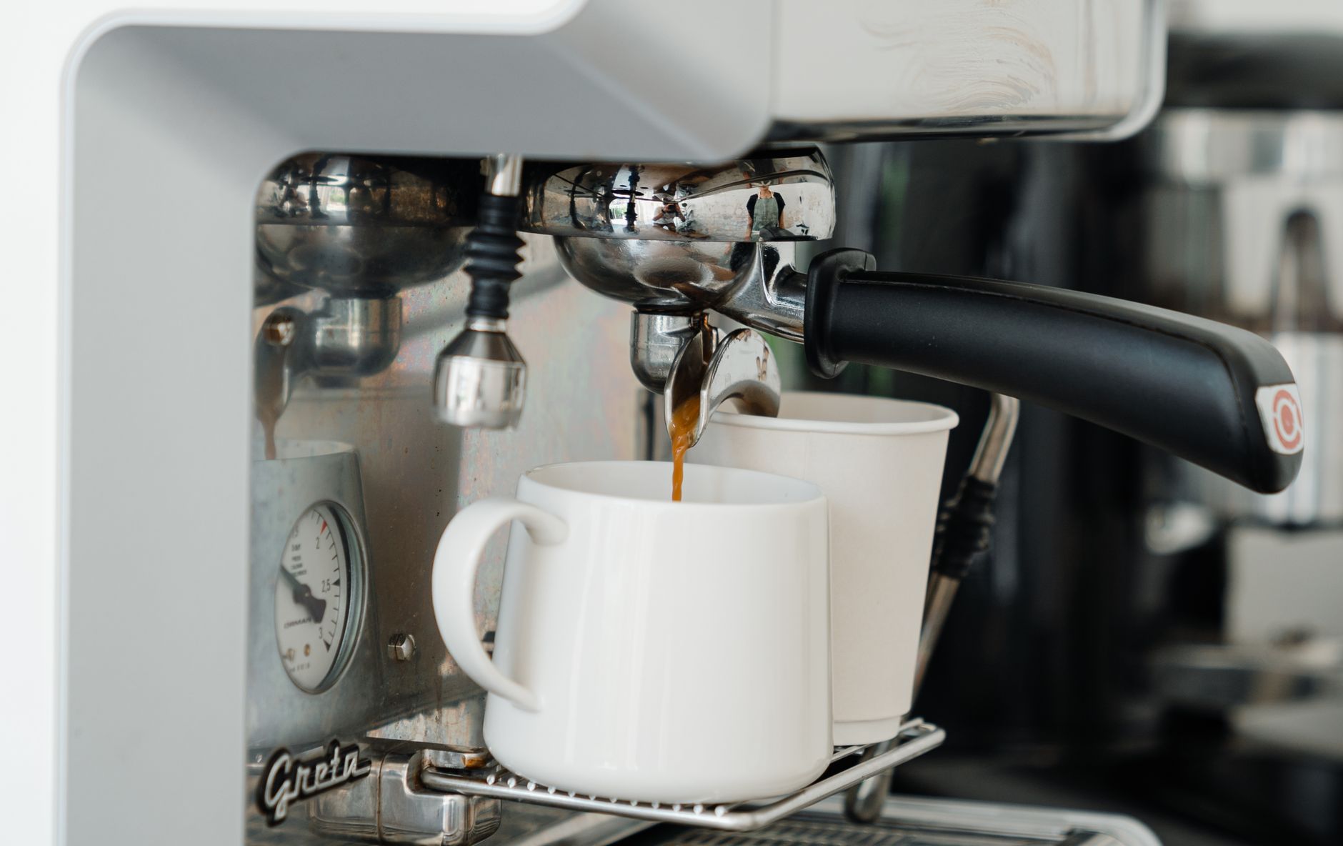 coffee extraction espresso shot pulling through portafilter