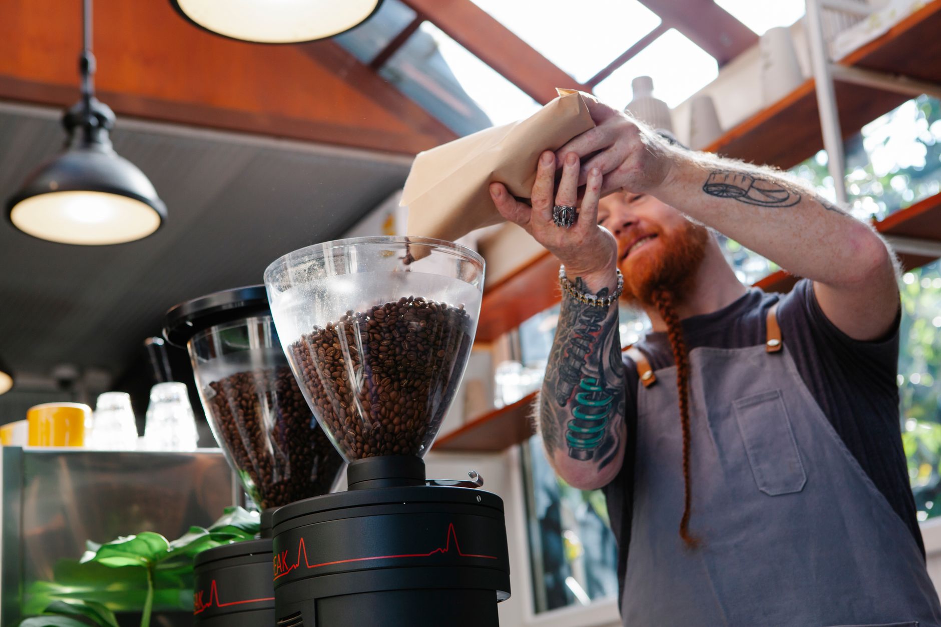 coffee grinder dosing into portafilter single dose