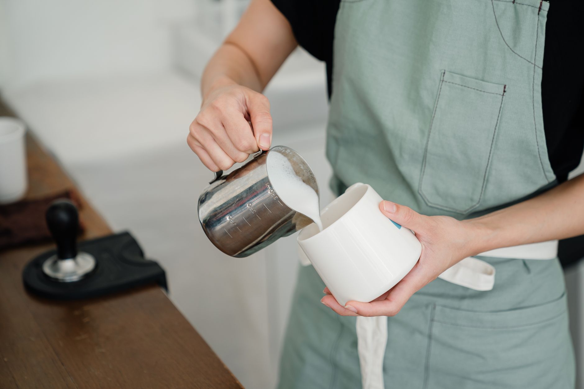 fellow ode grinder magnetic catch cup aluminum body