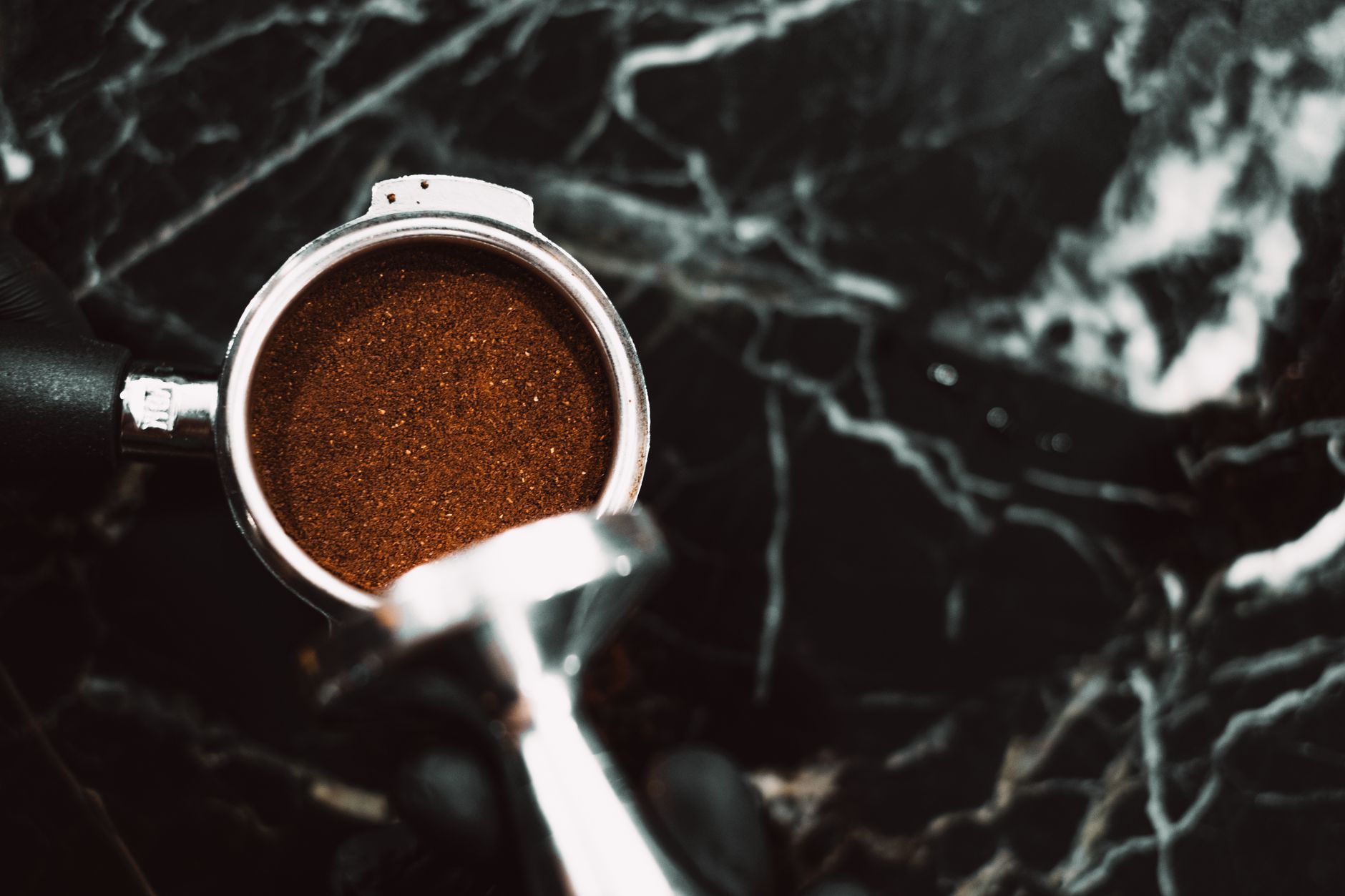 french press glass beaker coffee bloom steeping