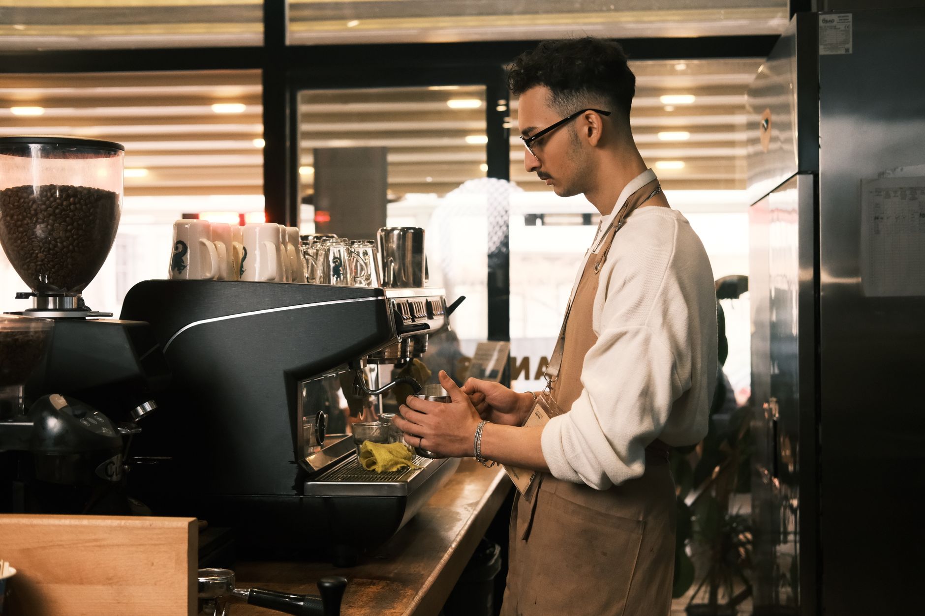 gaggia classic pro vs breville barista express