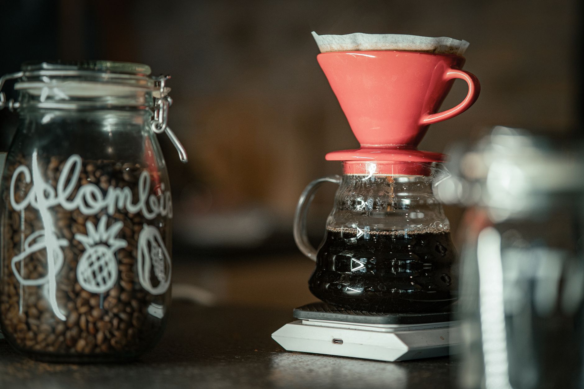 hario v60 ceramic dripper setup gooseneck kettle scale