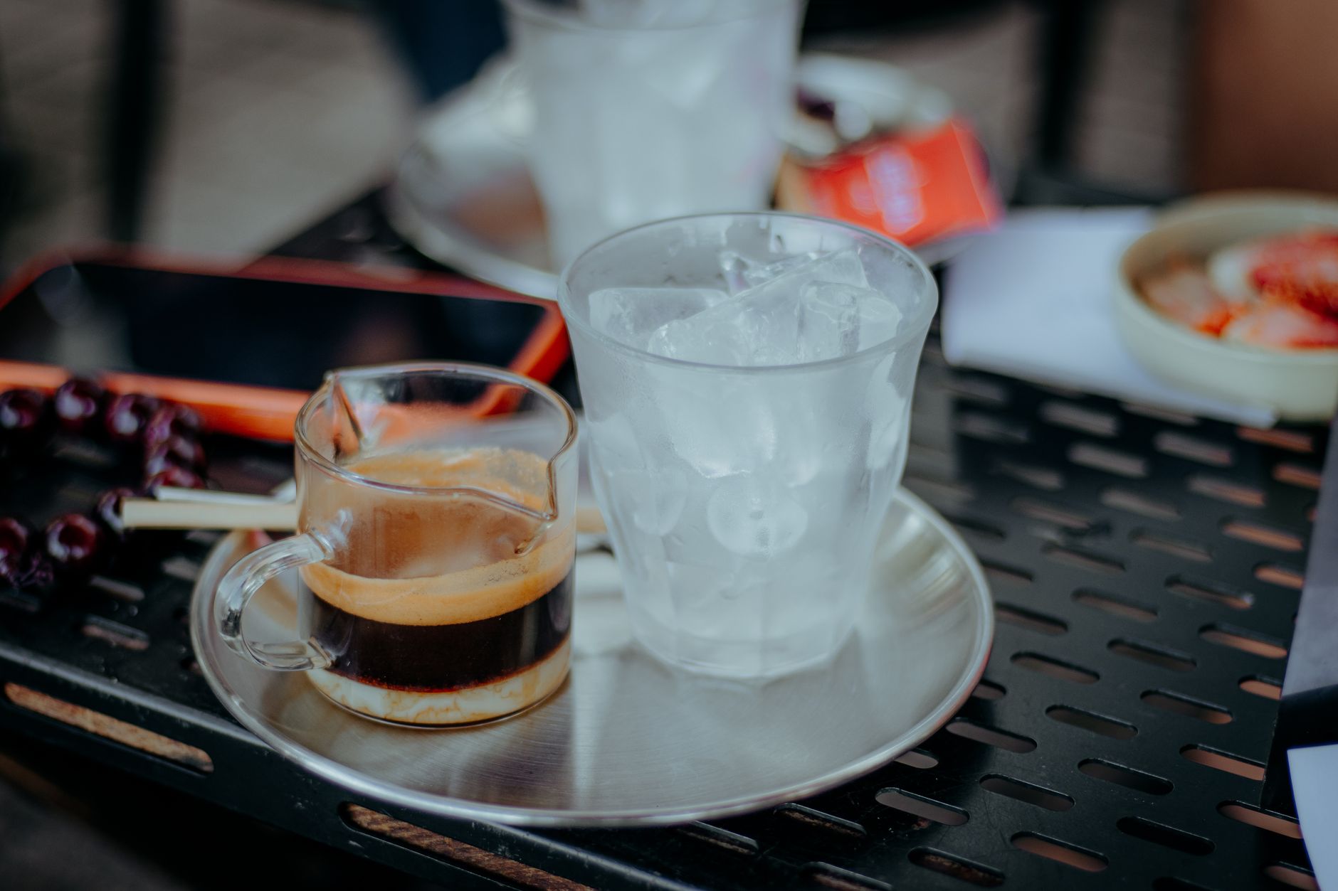 cold brew coffee jar glass ice dark concentrate