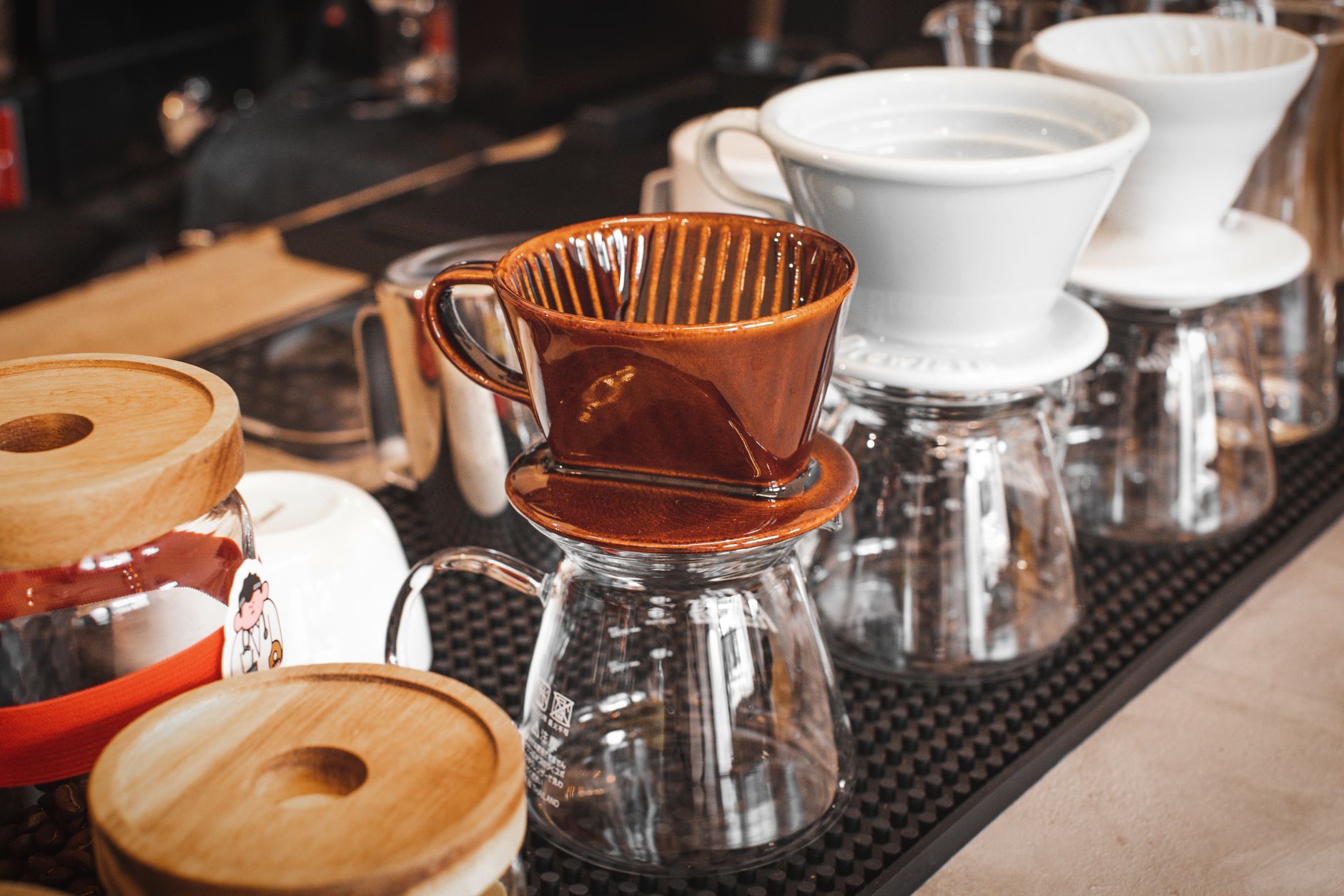 pour over v60 dripper extraction bloom spiral pour