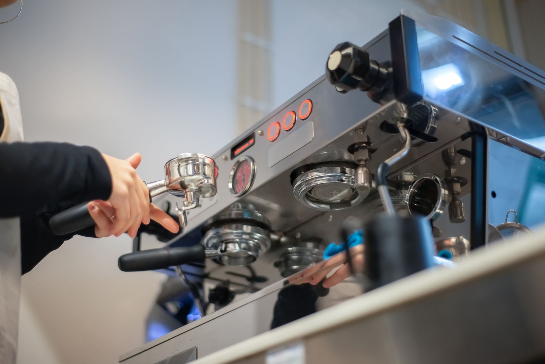 Kaffeemaschine mit Essig reinigen