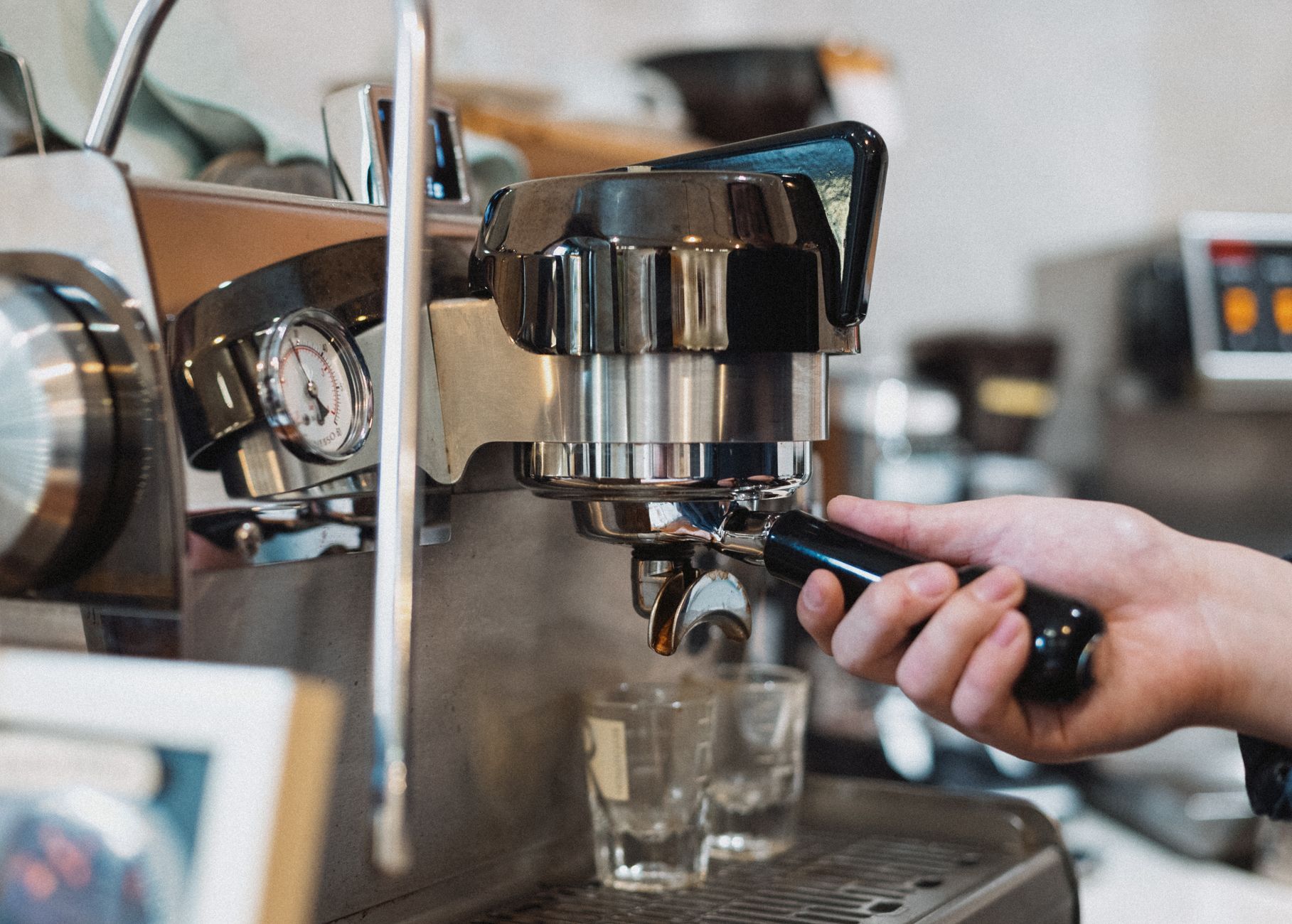 espresso machine portafilter shot pulling