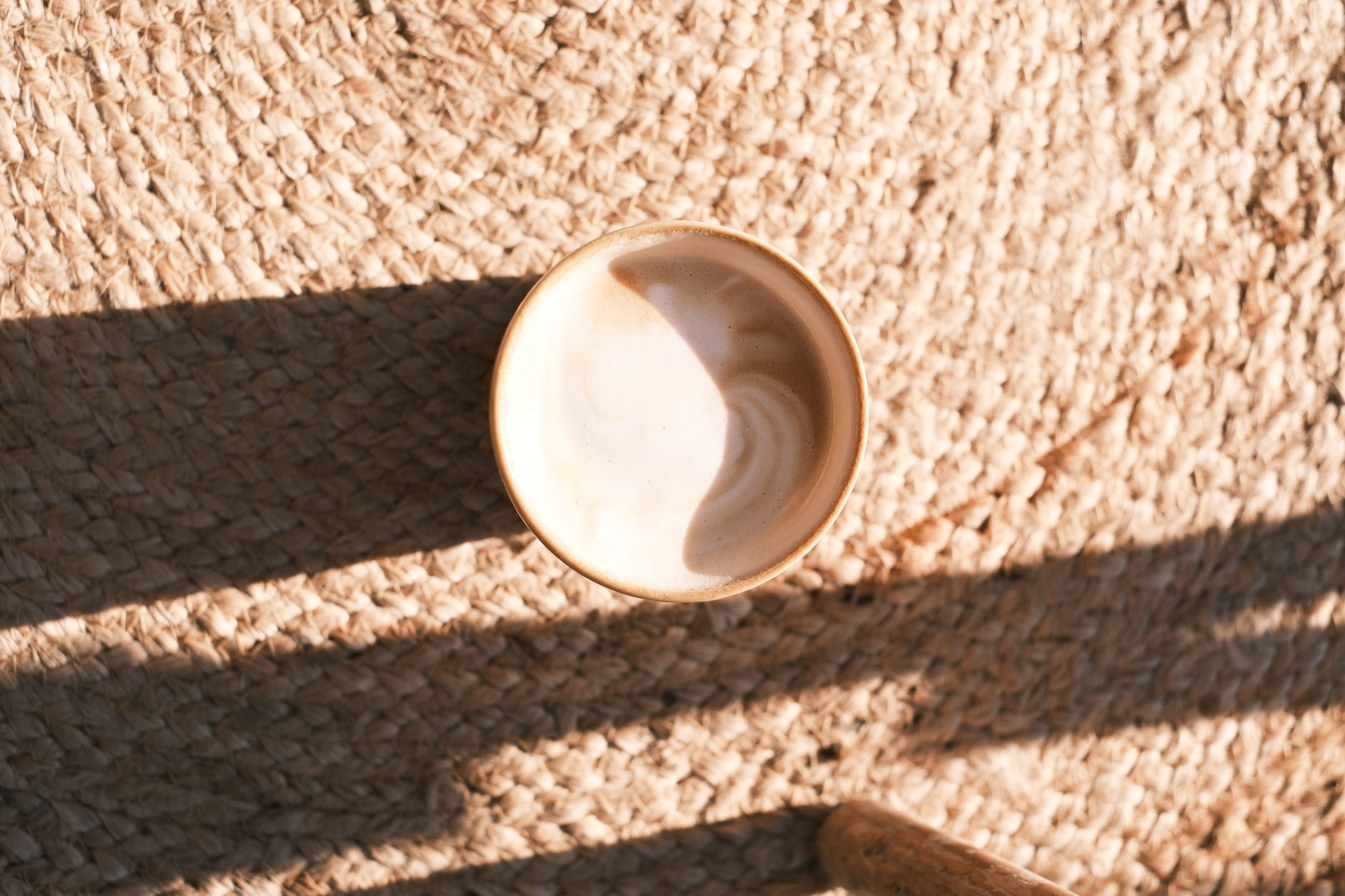 oat milk latte art flat white close-up
