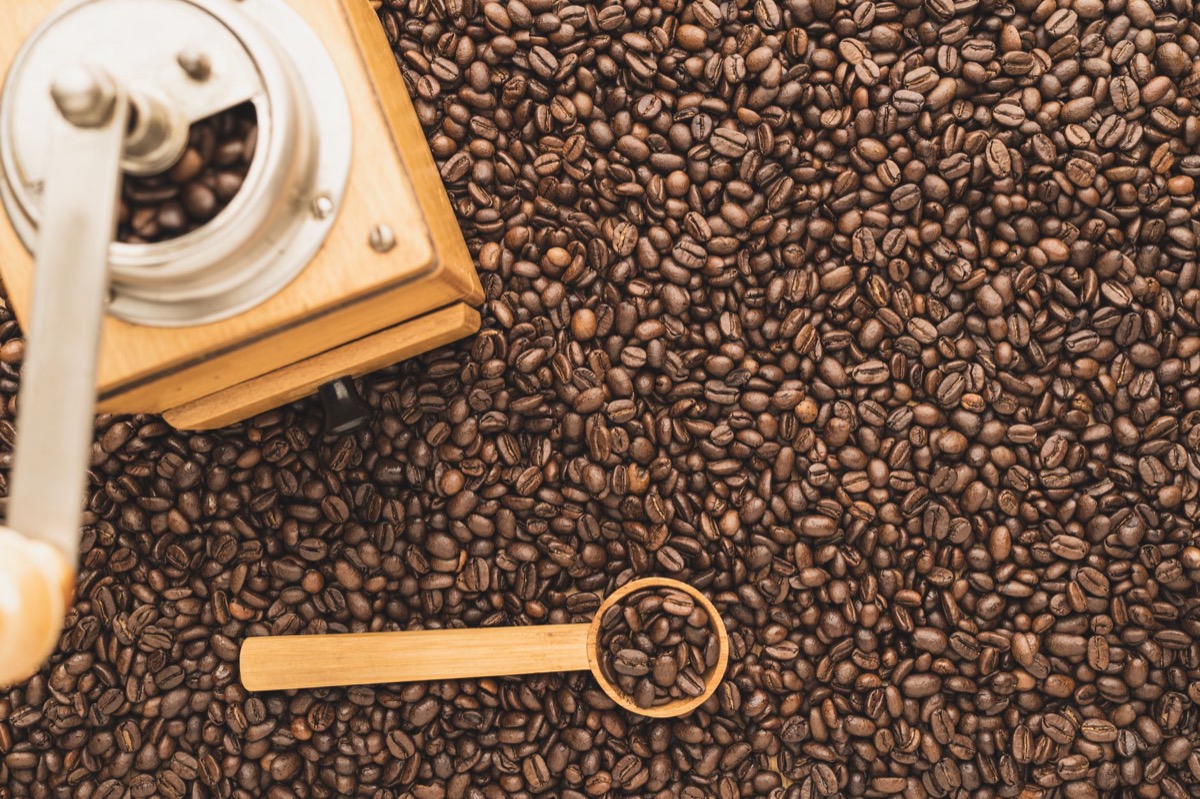 espresso grind size adjustment dial closeup