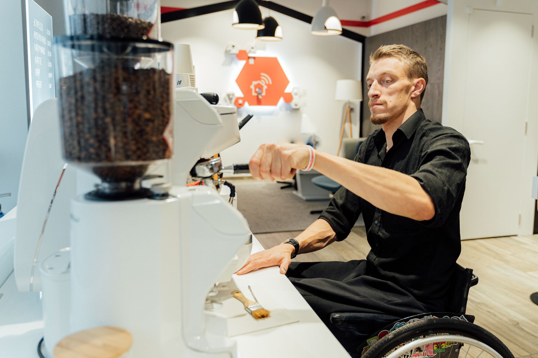 espresso machine pulling double shot portafilter