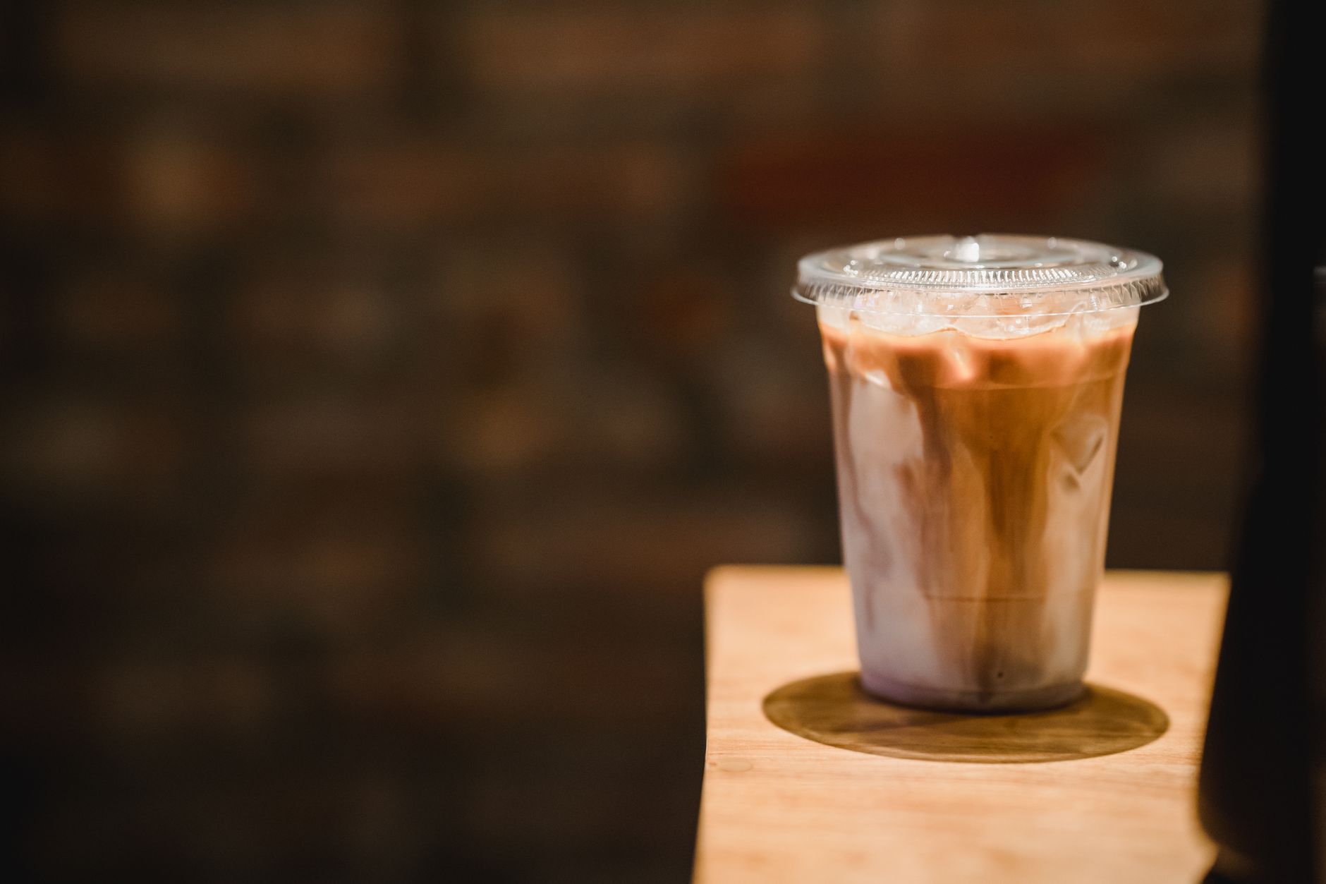 cold brew vs iced latte side by side comparison glasses