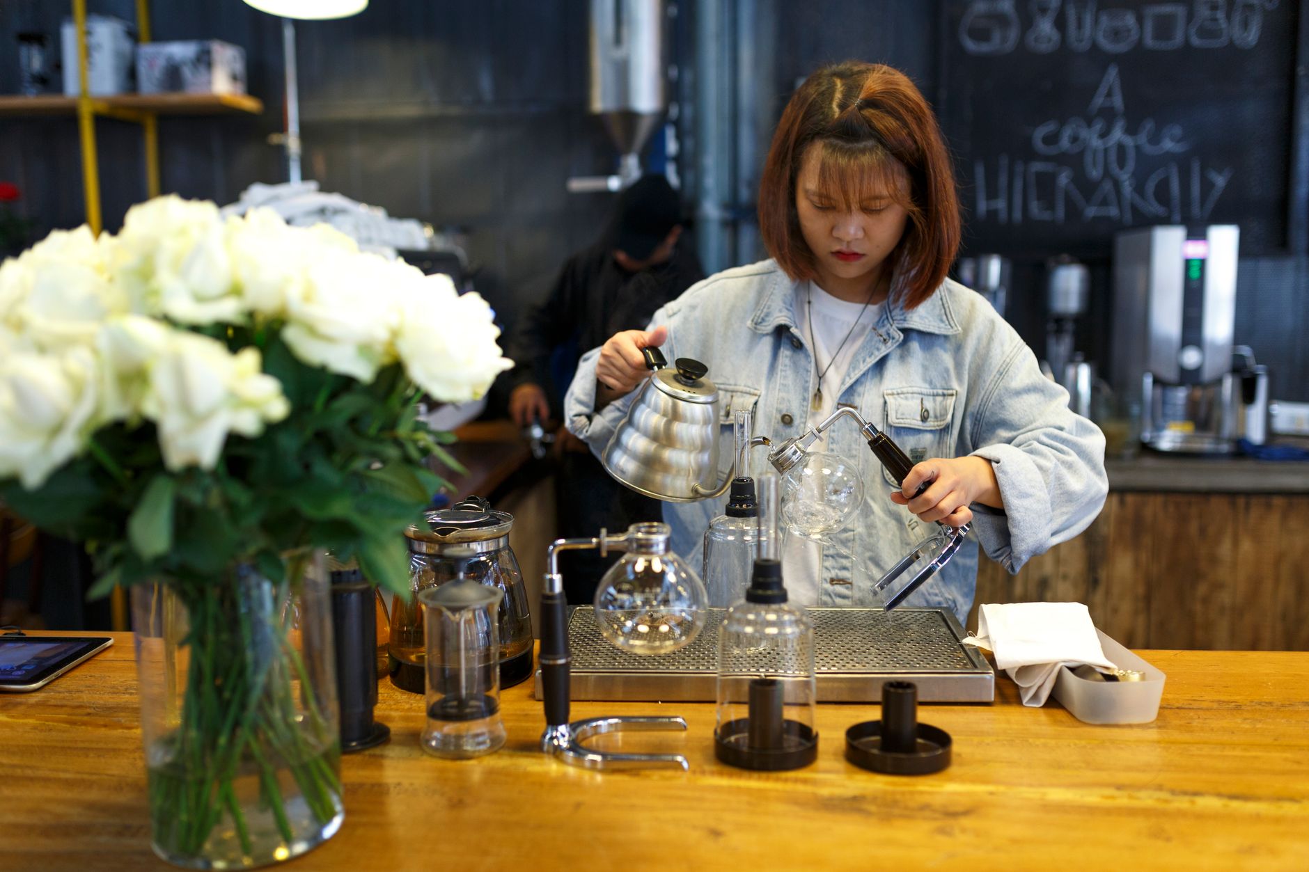 V60 pour over coffee brewing drip server