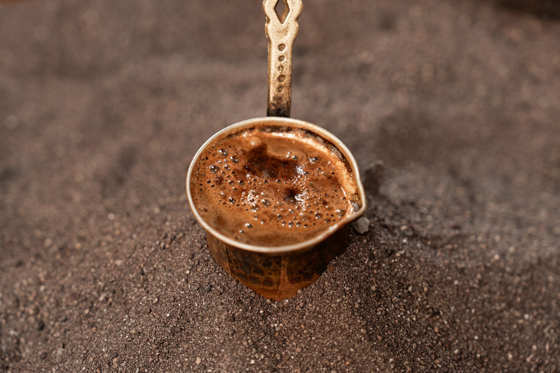 cold brew mason jar coffee concentrate coarse grounds