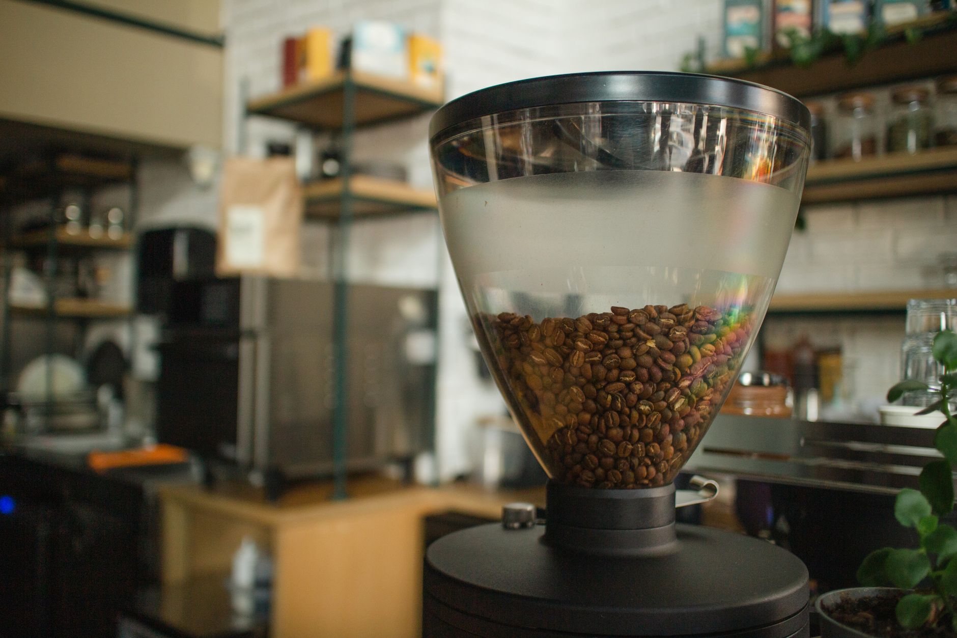 super automatic espresso machine bean hopper internal grinder
