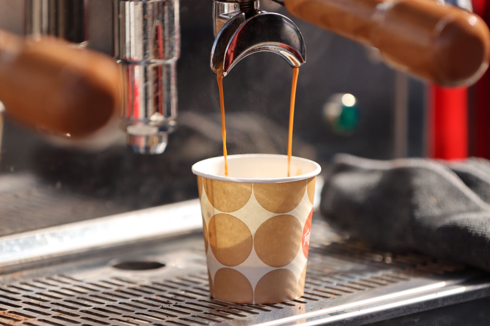 double espresso shot glass crema surface